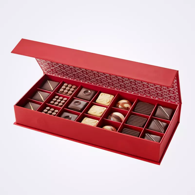 Magnet chocolate box with paper divider