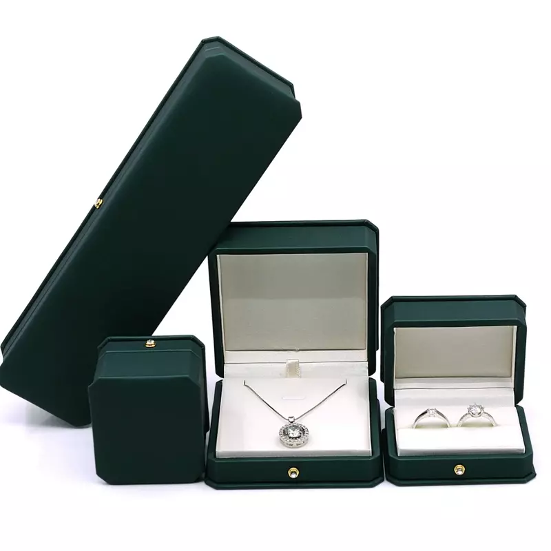 Plastic jewelry packaging box